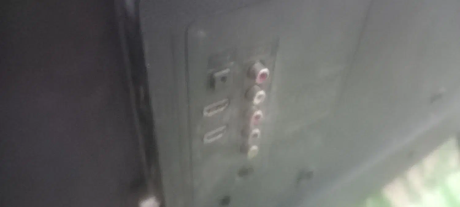 ال ای دی 32سامسونگ پنل شکسته|تلویزیون و پروژکتور|زاهدان, |دیوار