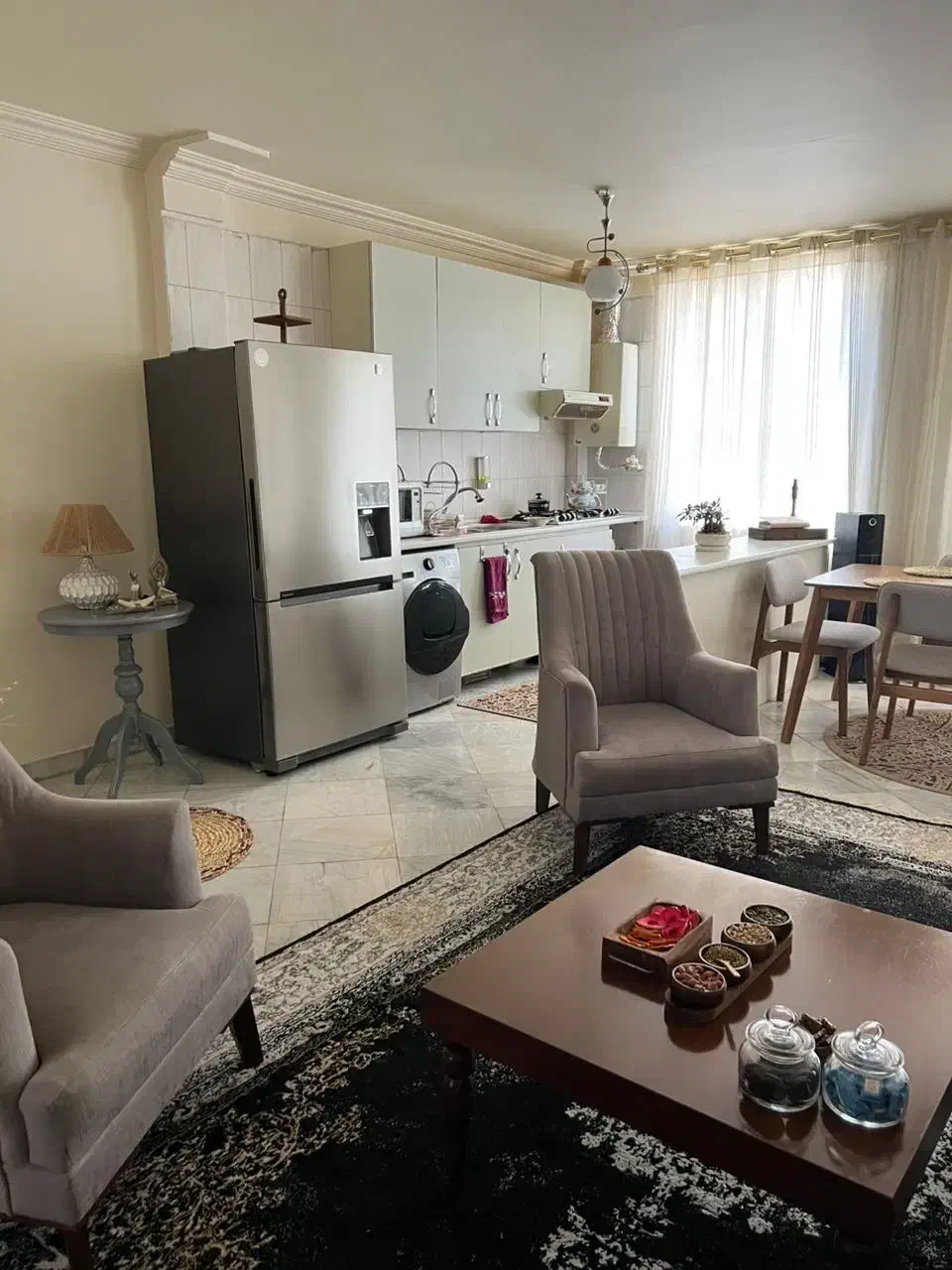 اجاره واحد 50 متری بسیار تمیز  در خ اجاره دار