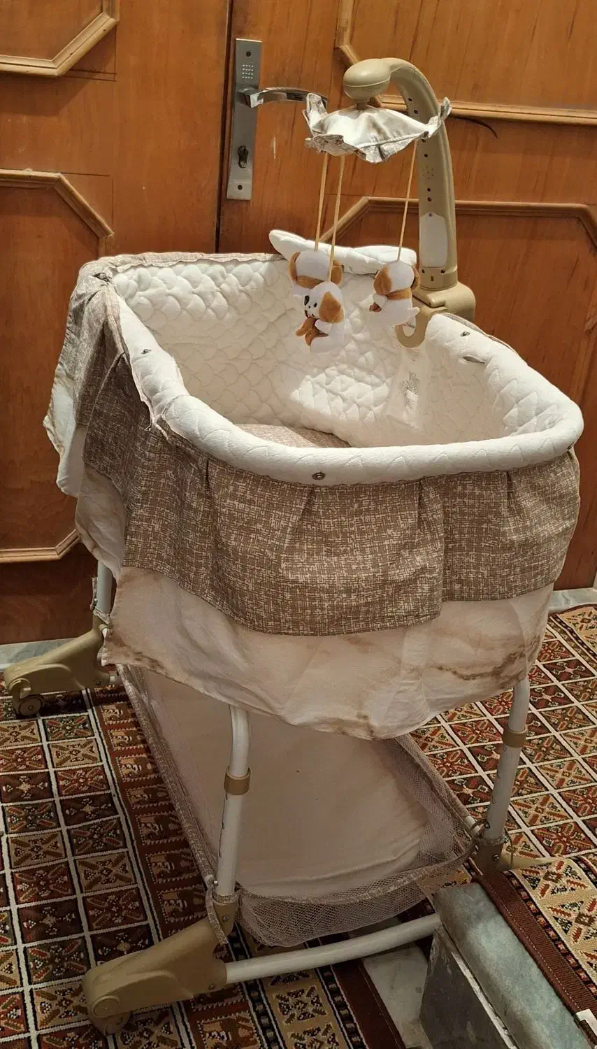 گهواره|تخت و صندلی بچه|قم, هفت تیر|دیوار