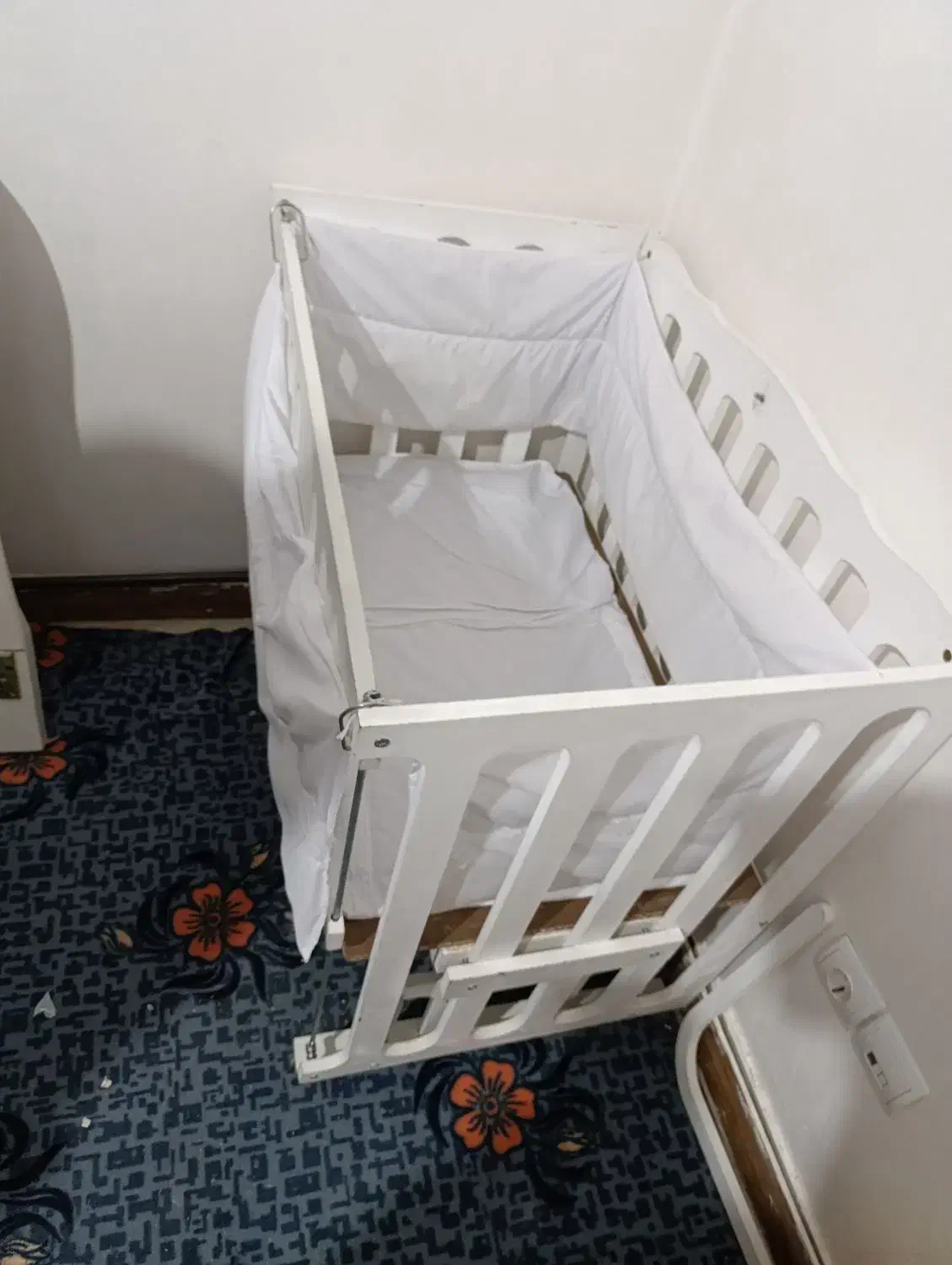 تخت کنار مادر|تخت و سرویس خواب|خرمآباد, |دیوار