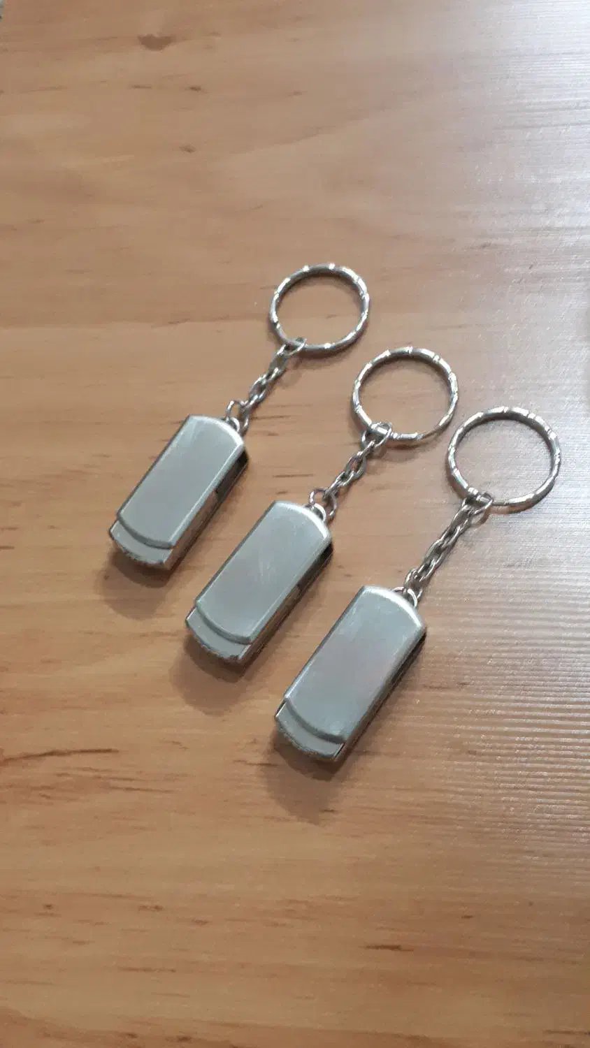 فلش مموری ۸  گیگ|لوازم جانبی موبایل و تبلت|تهران, کوثر|دیوار