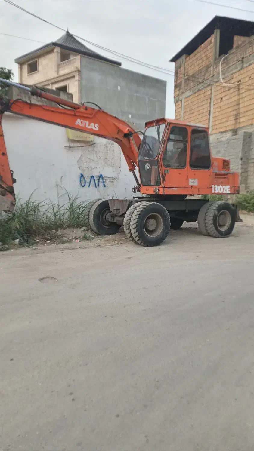 بیل لاستیکی اطلس|خودرو سنگین|بابل, |دیوار