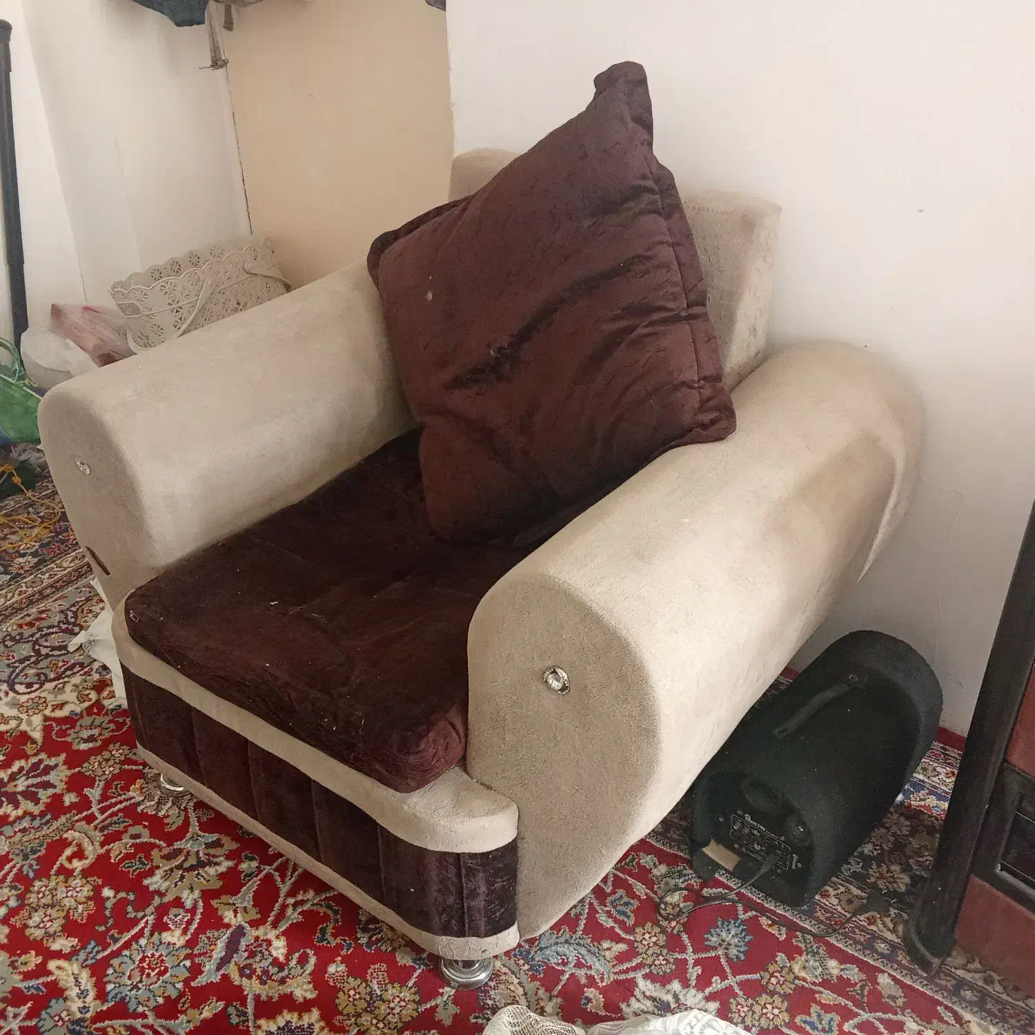 مبل|مبلمان خانگی و میز عسلی|تربت جام, شهید غلام زاده|دیوار