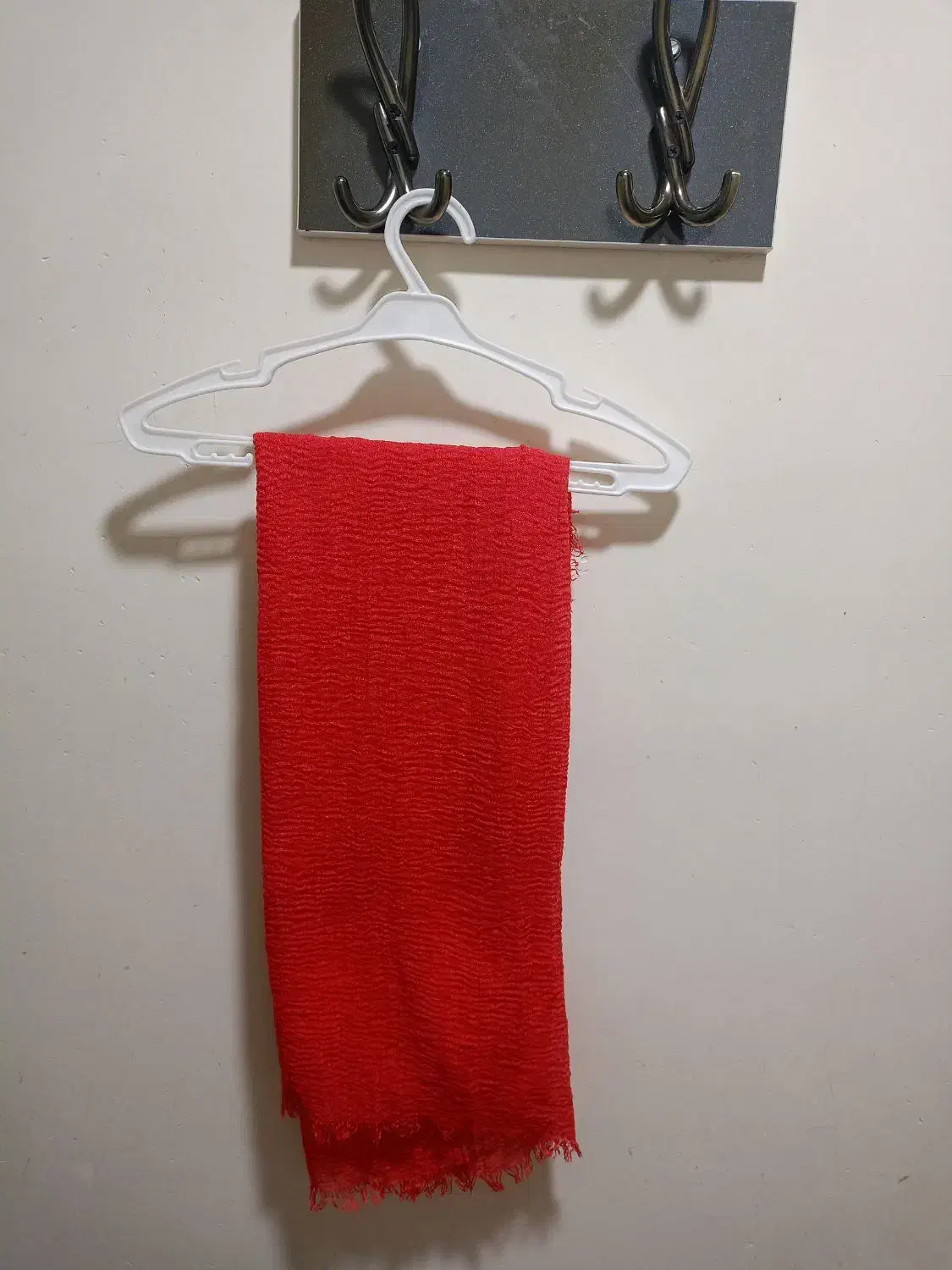 شال در انواع رنگ|لباس|قائن, |دیوار