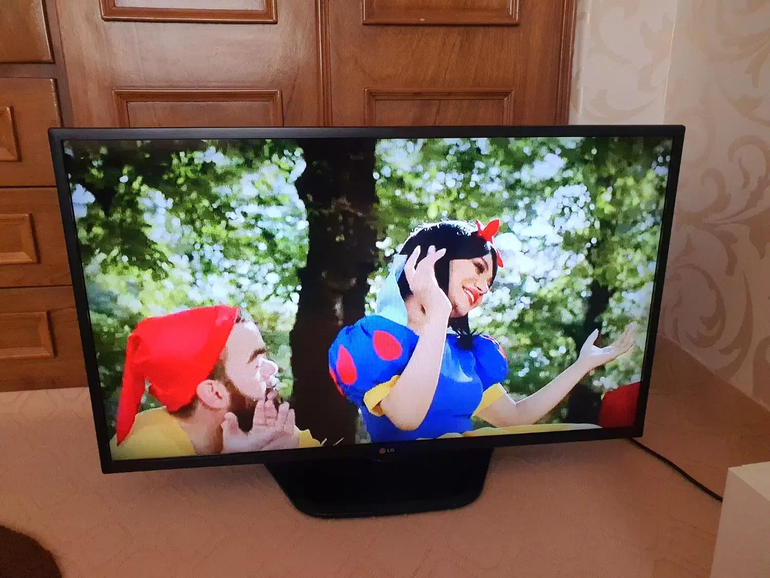 ال ای دی ۴۲ وال ای دی ۳۲ الجی اصل کره|تلویزیون و پروژکتور|اردبیل, |دیوار