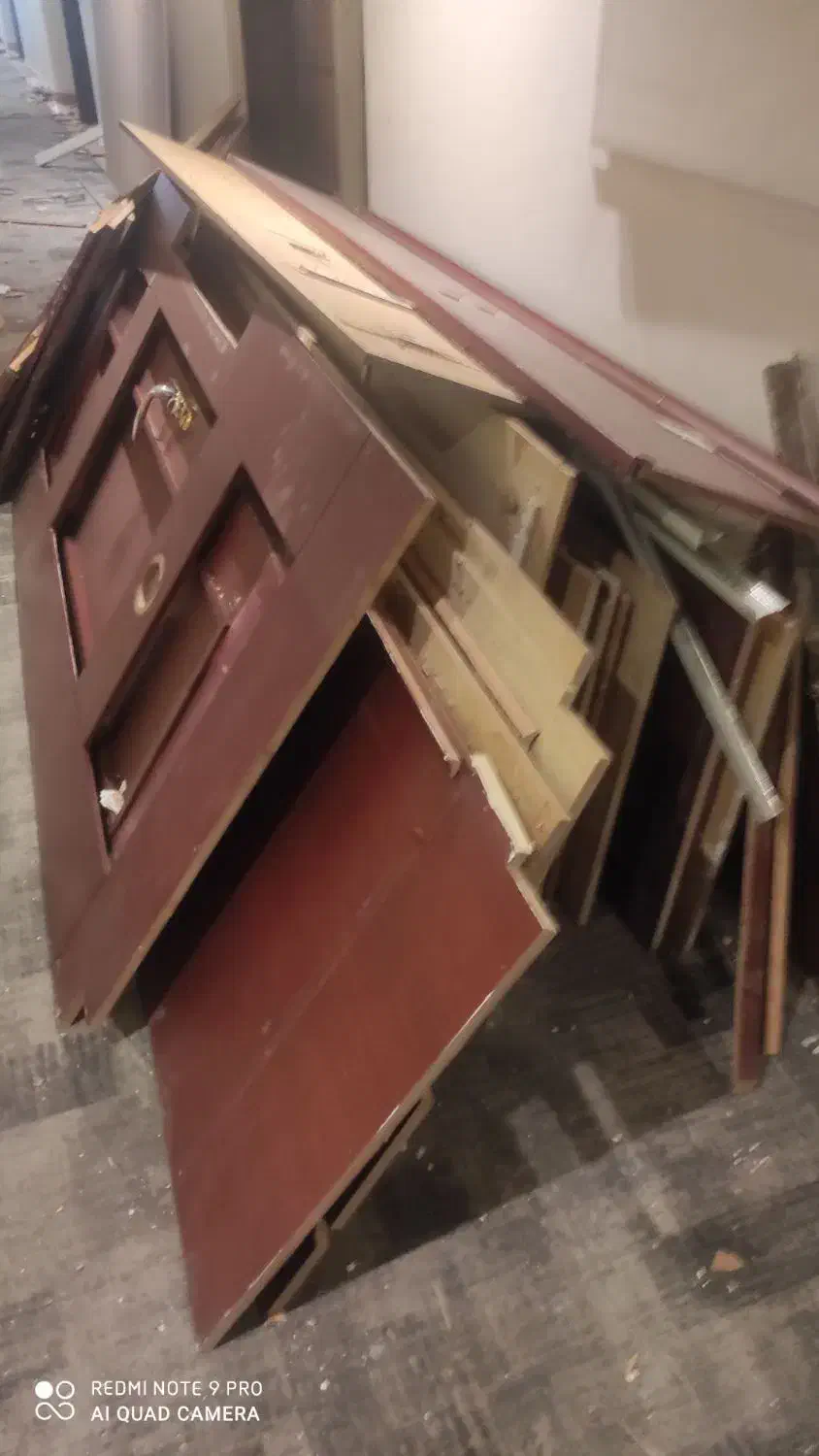 مقداری زیادورق چوبی قابل استفاده|عمده‌فروشی|مشهد, شهید معقول|دیوار