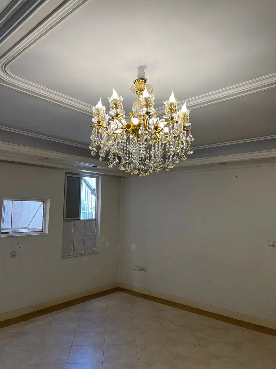 لوستر کلاسیک در حد نو|لوستر و چراغ آویز|اهواز, پادادشهر|دیوار