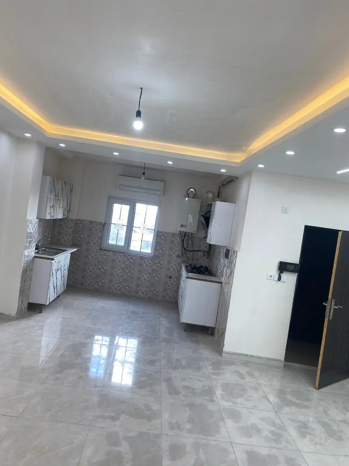 اجاره اپارتمان|اجارهٔ آپارتمان|رشت, آب آسیاب|دیوار