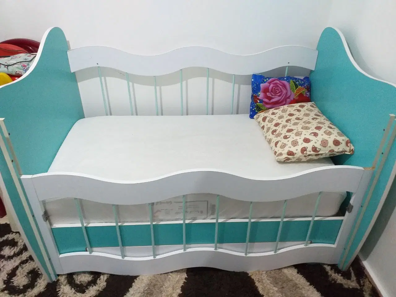 تخت کودک|تخت و سرویس خواب|رشت, جماران|دیوار