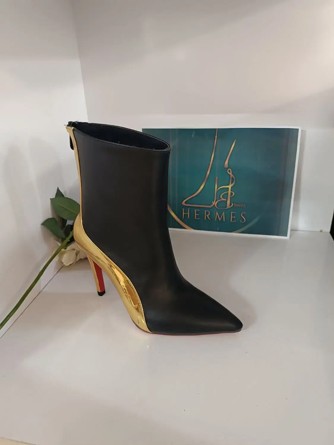 به یک خانم محترم در تولیدی کفش زنانه با محیط سالم|استخدام خدمات فروشگاه و رستوران|تبریز, |دیوار