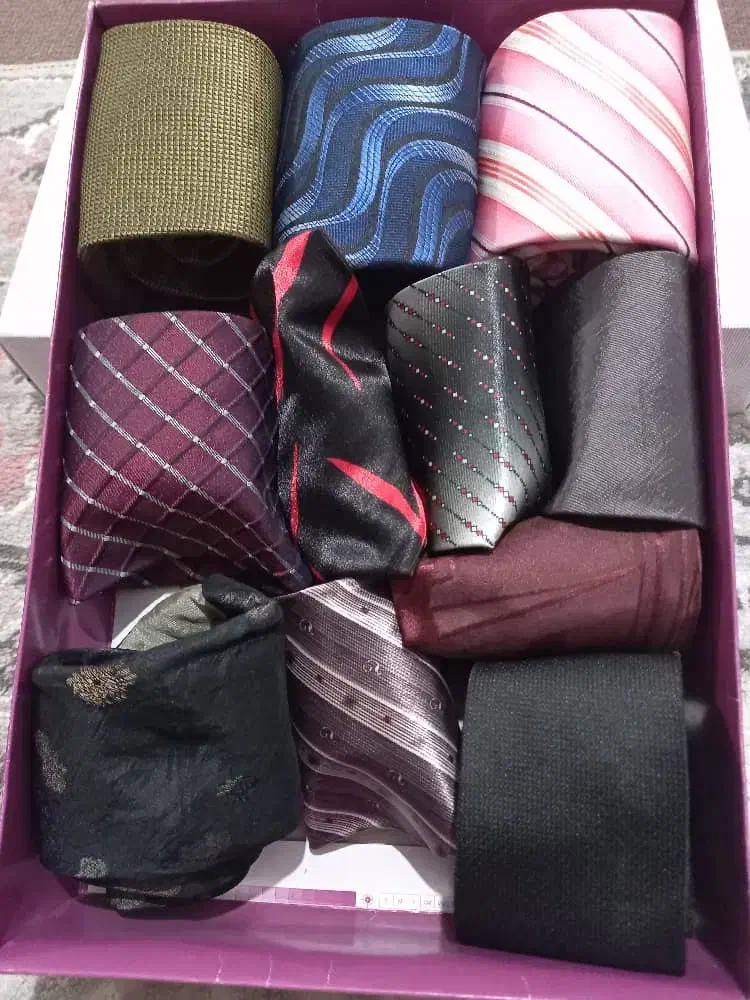 کراوات|لباس|رشت, شهرک صبا|دیوار