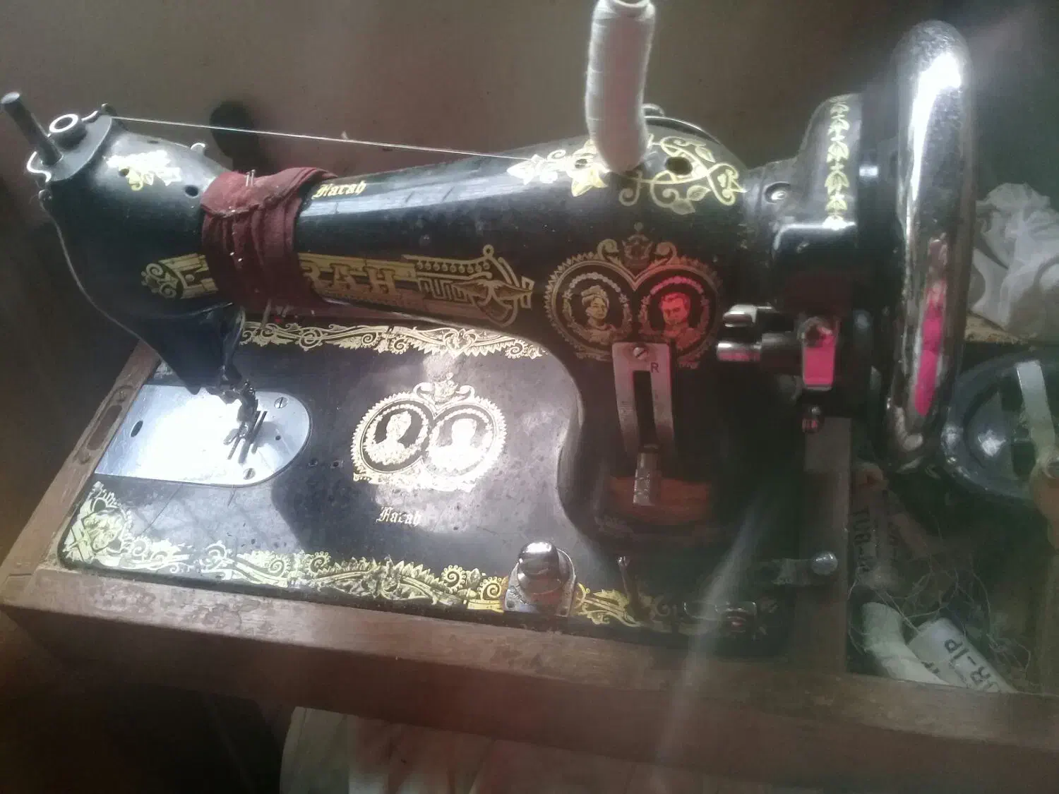 چرخ خیاطی قدیمی مارک فرح|کلکسیون اشیاء عتیقه|نوشهر, |دیوار