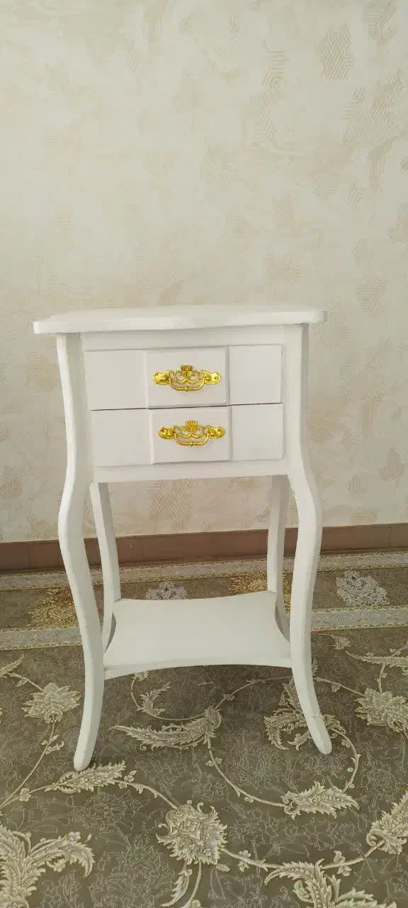 میز تلفن چوبی سفید|میز تلفن|پرند, فاز ۲|دیوار