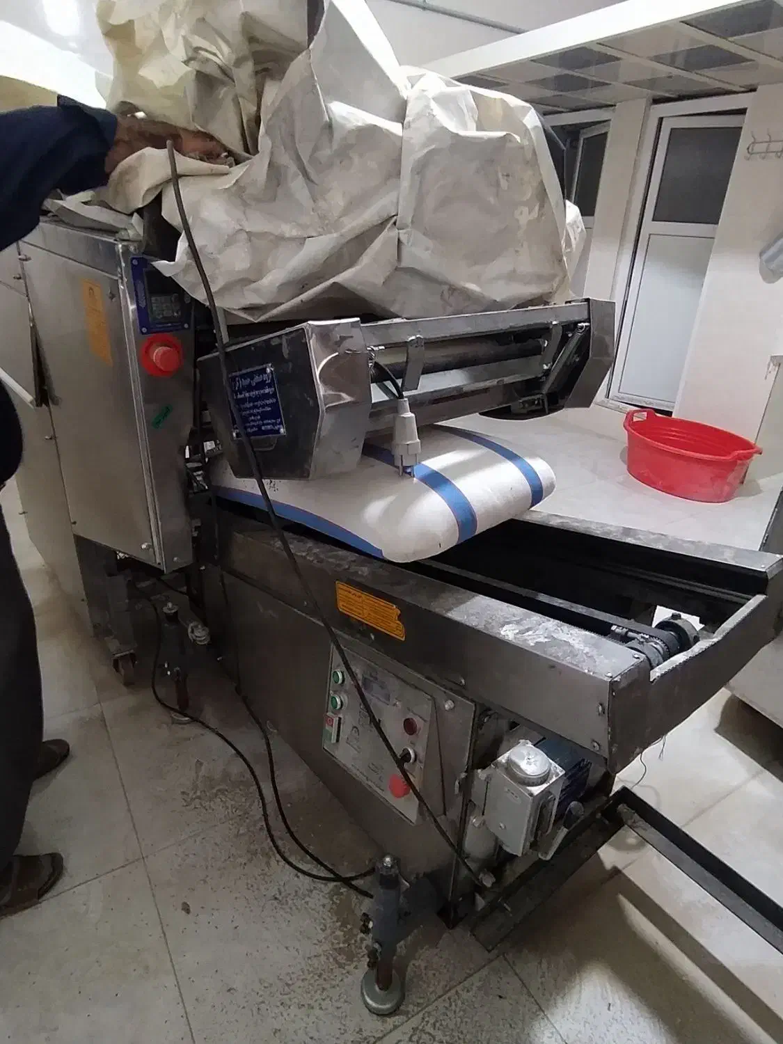 دستگاه نانوایی لواشی|ماشینآلات صنعتی|رباطکریم, شترخوار|دیوار