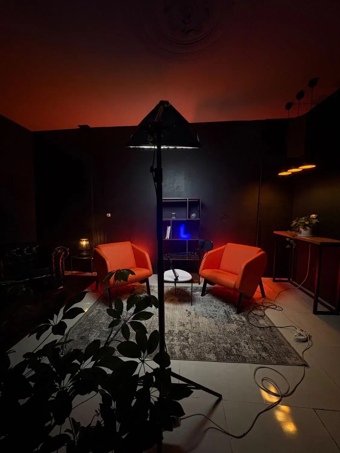 استودیو و فضای تولید محتوا در مشهد|اجارهٔ کوتاه‌مدت دفتر کار و فضای آموزشی|مشهد, آزادشهر|دیوار