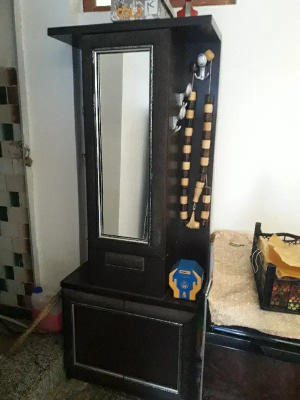 ی دستگاه هود و ی عدد جا کفشی اینه دار ایستاده|جاکفشی، کمد، دراور|الشتر, |دیوار