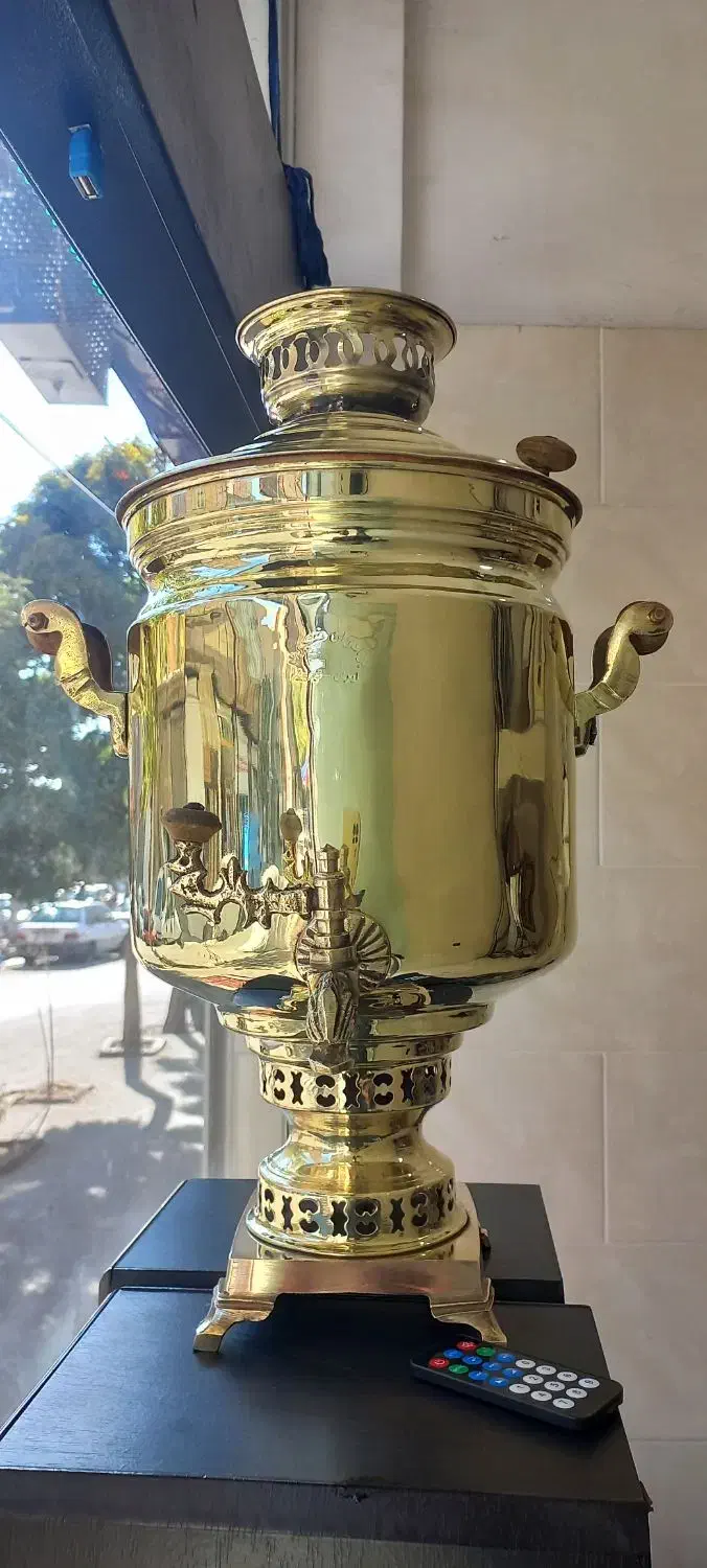 سماور زغالی قدیمی سنگین وزن|کلکسیون اشیاء عتیقه|تبریز, |دیوار