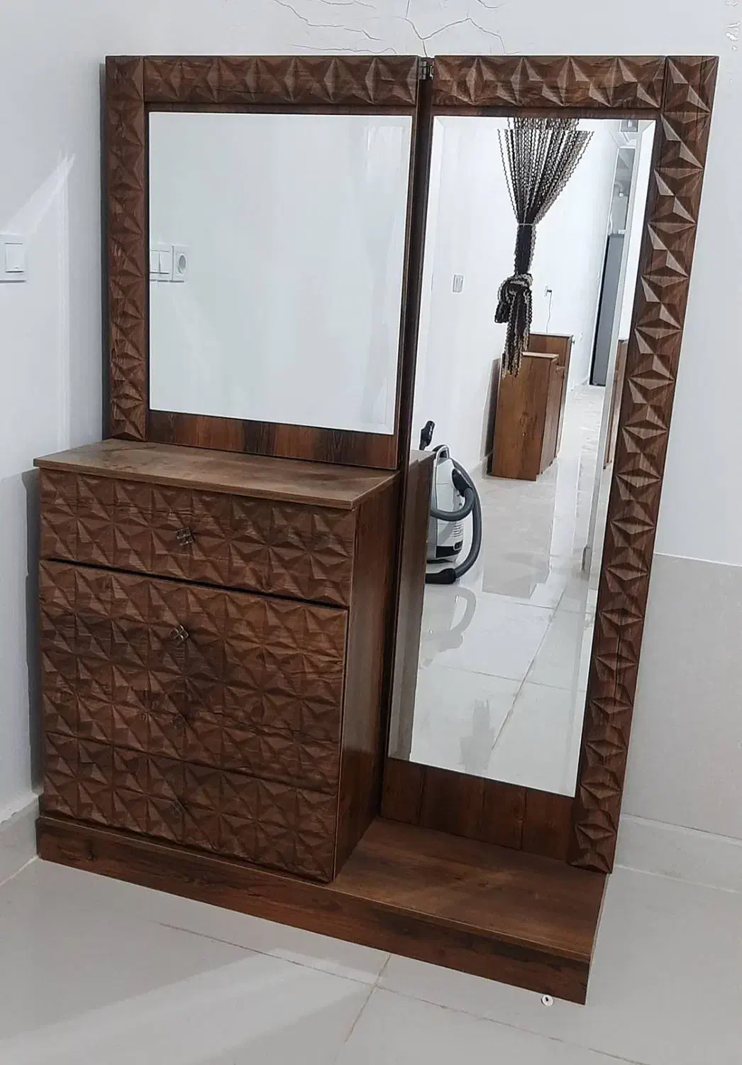 دراور و میز آرایش نو و فوقالعاده کاربردی|جاکفشی، کمد، دراور|قزوین, |دیوار