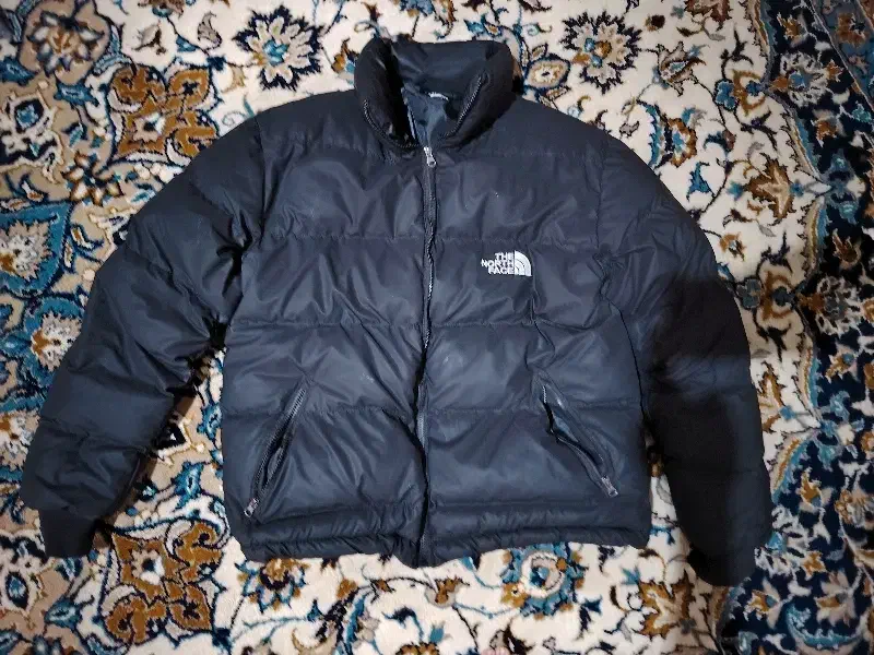 کاپشن نو|لباس|فردوس (خراسان), |دیوار