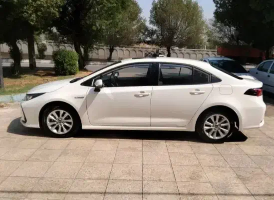 تویوتا کرولا هیبرید الیت ۱۸۰۰|خودرو سواری و وانت|کرمان, |دیوار