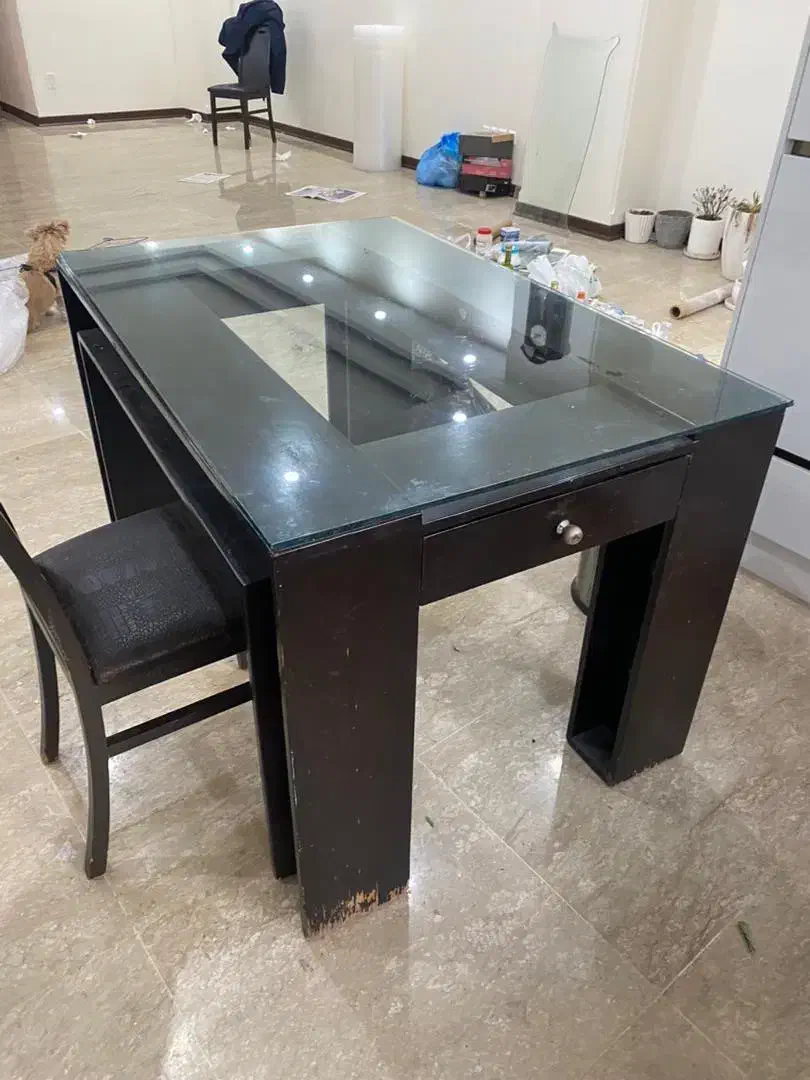 میز تلویزیون شیشه ای و میز ناهارخوری ۴ نفره|میز و صندلی غذاخوری|تهران, قلهک|دیوار