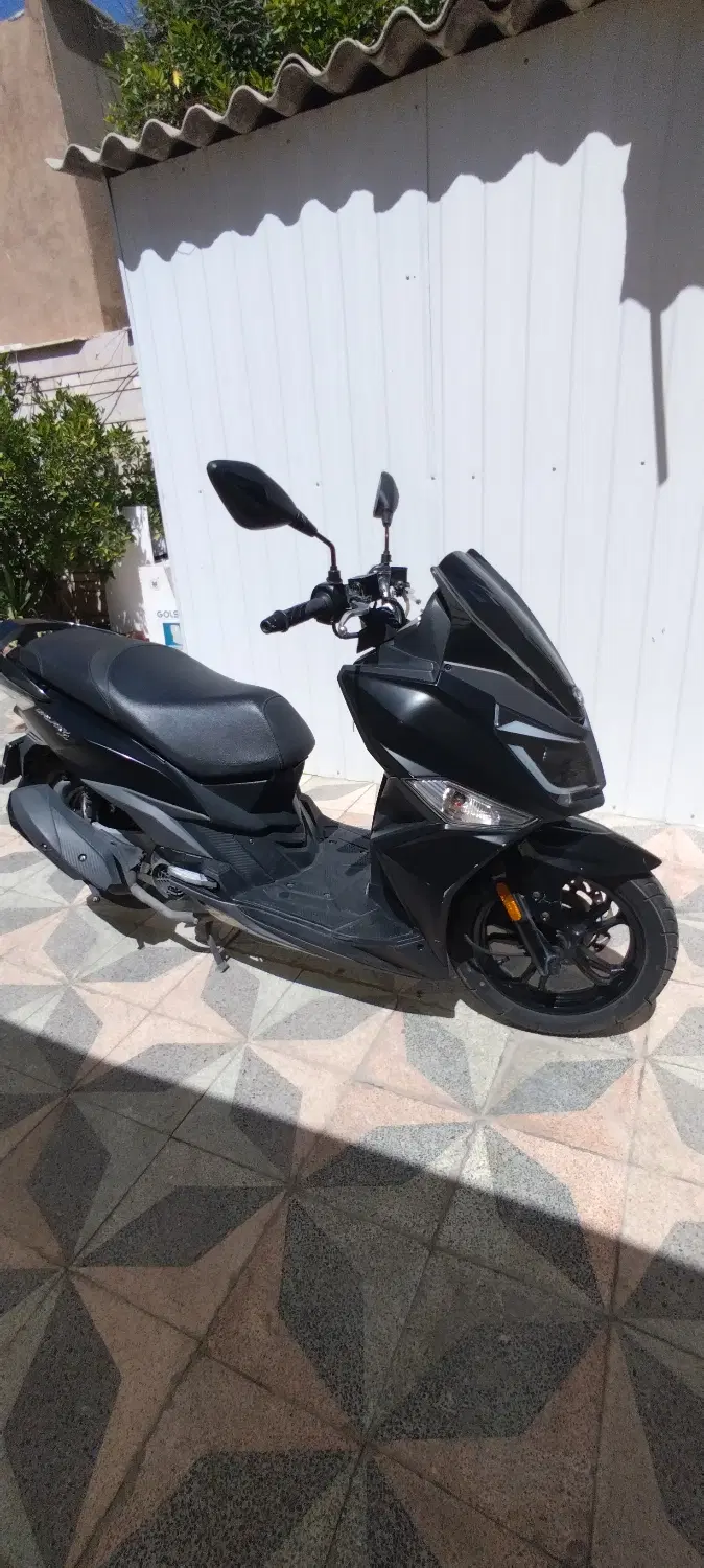 sym J200|موتورسیکلت|شیراز, کاراندیش|دیوار
