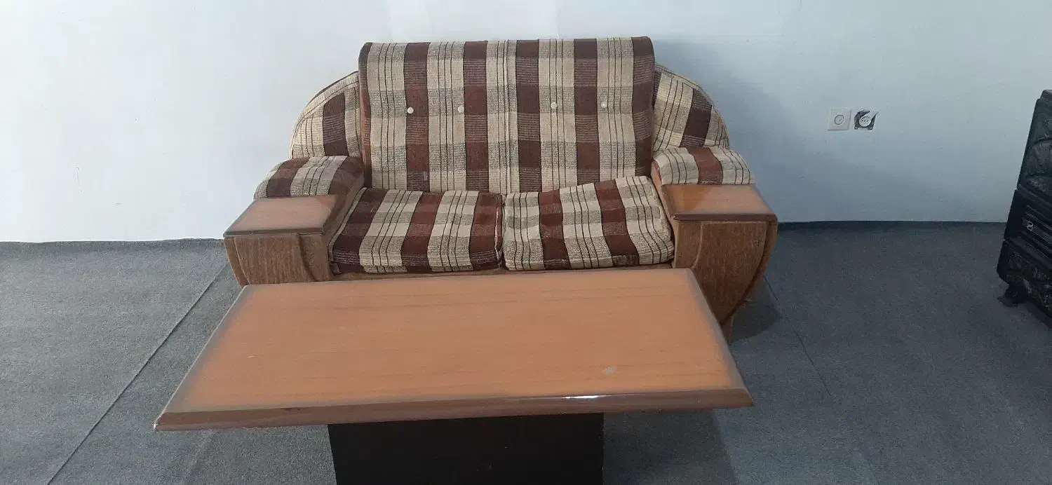 راحتی و جلو مبلی|مبلمان خانگی و میز عسلی|رشت, نامجو|دیوار