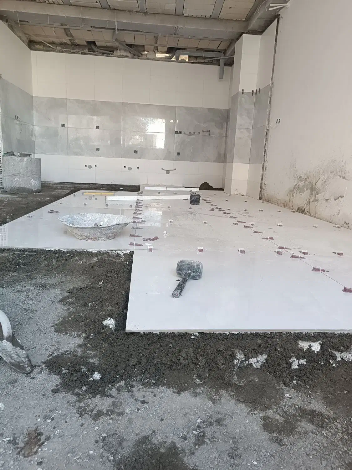 خدمات کاشی و سنگ و سرامیک|خدمات پیشه و مهارت|محلات, |دیوار