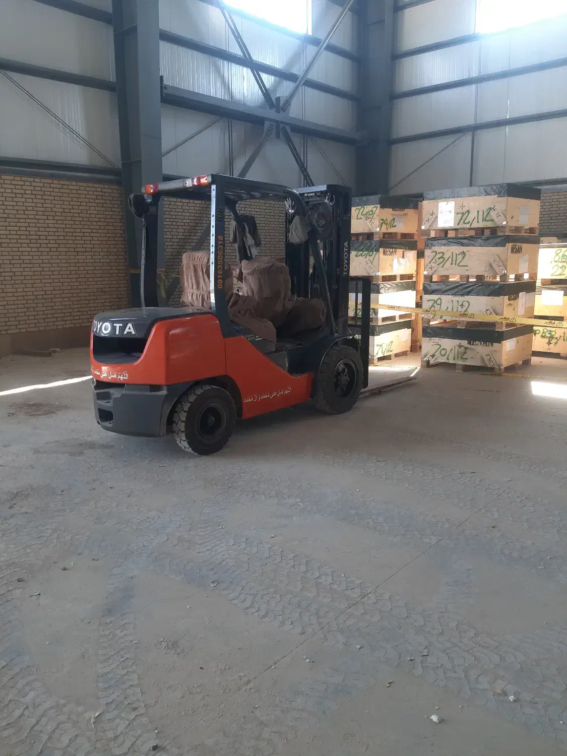 اجاره لیفتراک 3 تن تویوتا ژاپنی کانتینررو 2024|خدمات حمل و نقل|بندر ماهشهر, |دیوار