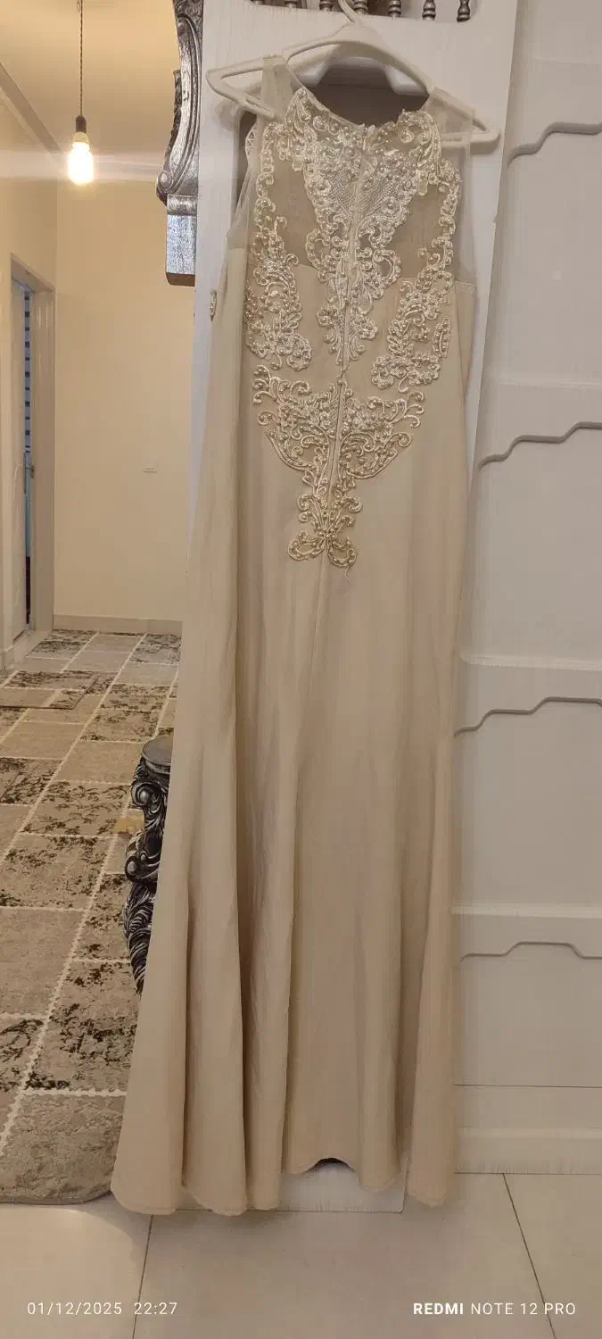 لباس مجلسی|لباس|تبریز, |دیوار