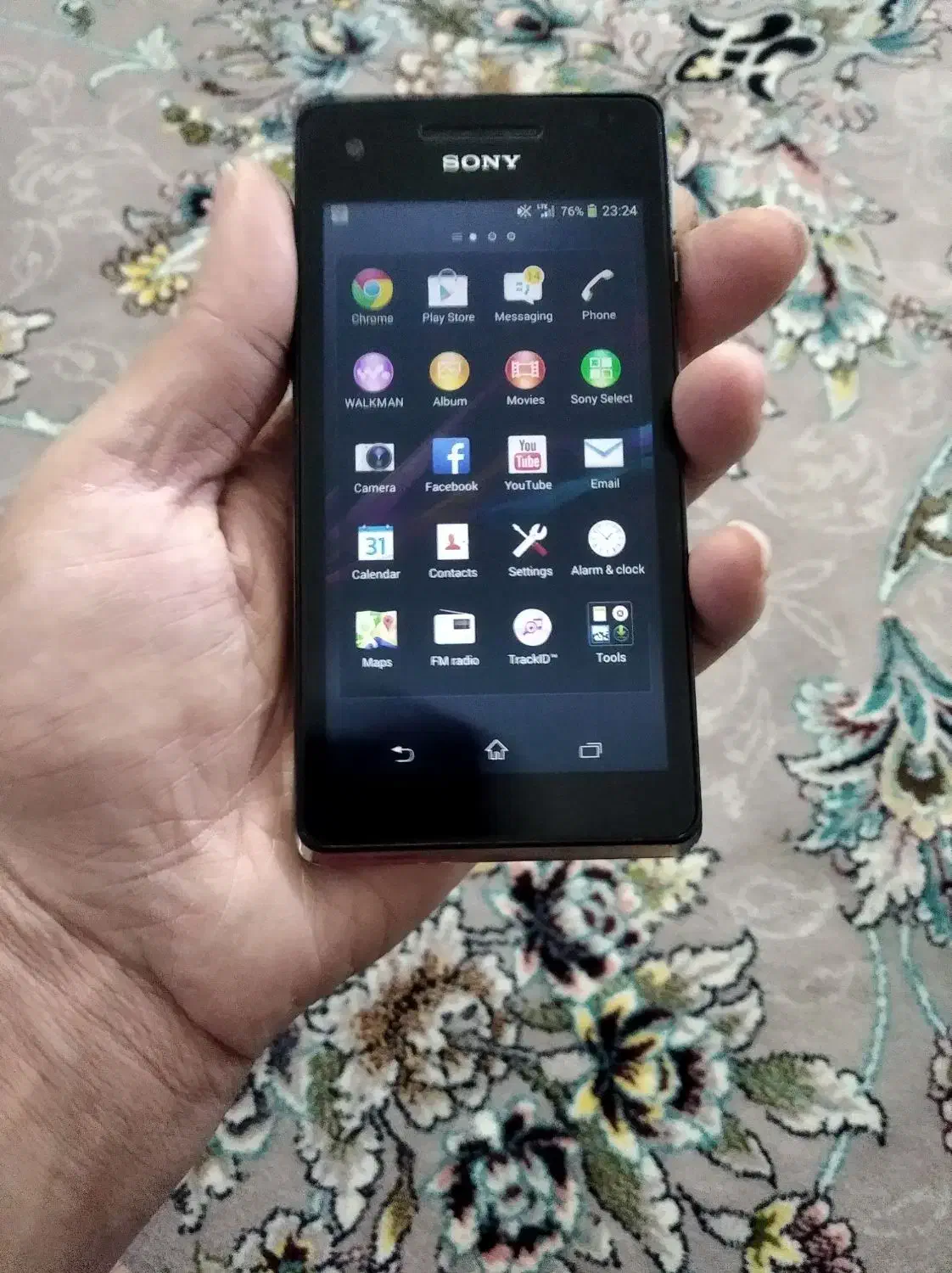 اکسپریا وی فورجی کلکسیونی سالم تمیز|موبایل|قم, شاه ابراهیم|دیوار