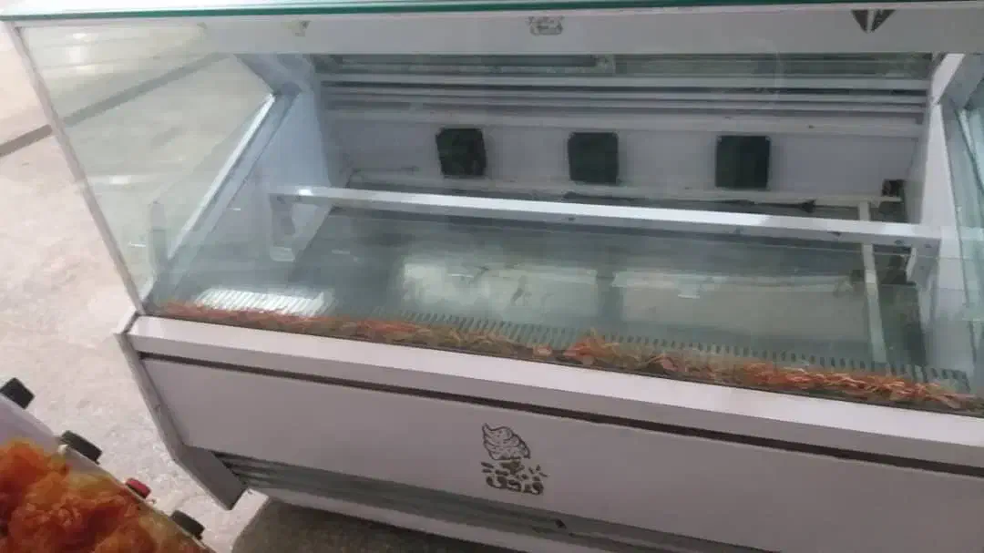 یخچال تاپینگ بستنی ۱۶ لگنه سرخ کن و گرم کن سوخاری|کافی‌شاپ و رستوران|دورود, |دیوار