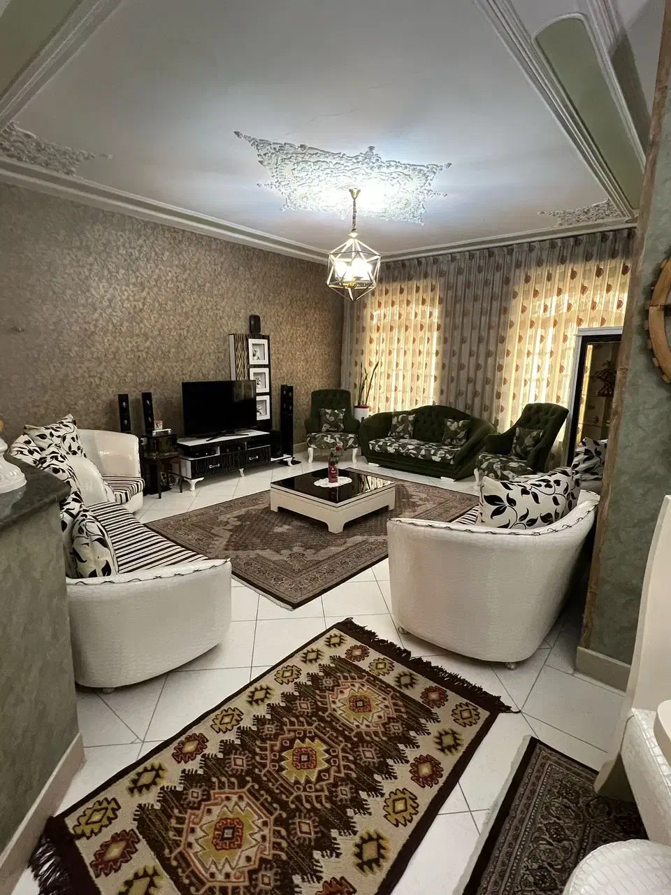 اجاره روزانه دوخوابه فول مبله|اجارهٔ کوتاهمدت آپارتمان و سوئیت|شیراز, ابیوردی|دیوار