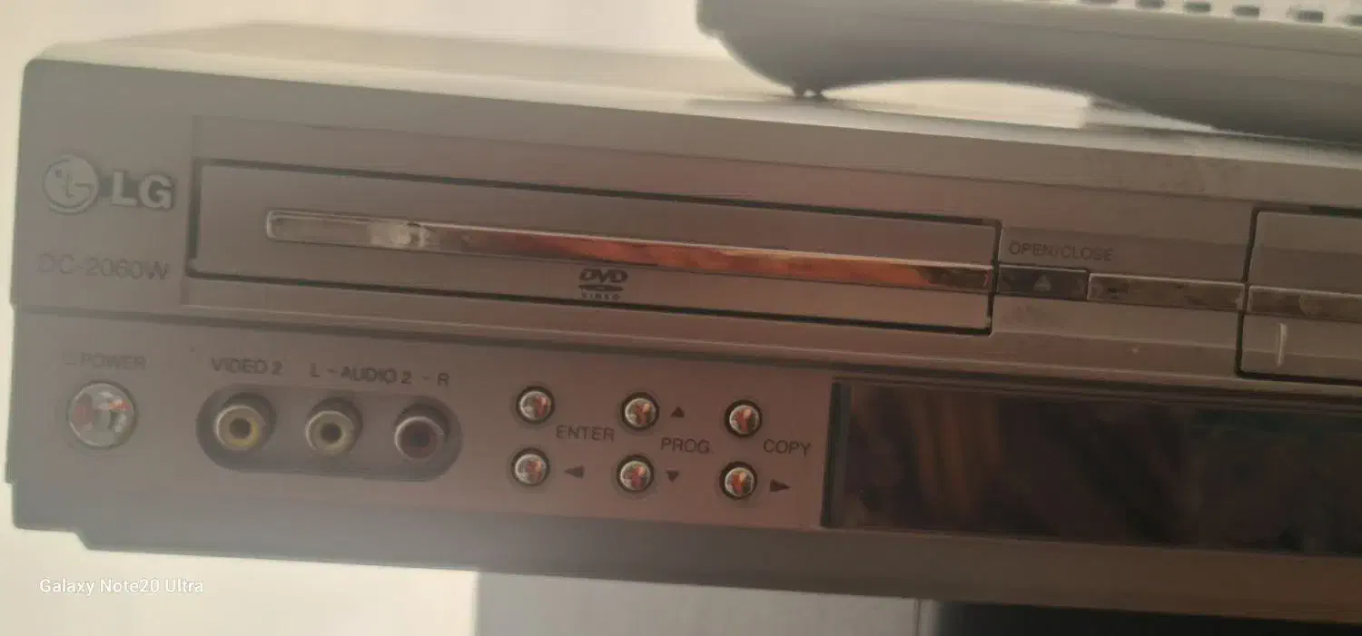 دستگاه ضبط ویدئو کاست cd و DVD مارک LG اصل کره|پخش‌کننده DVD و ویدیو|برخوار, |دیوار