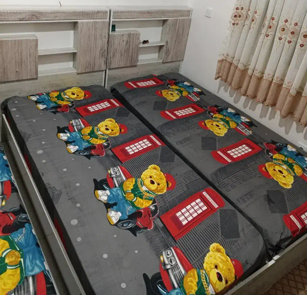 فروش فوری تخت نوجوان در حد خیلی نو به دلیل مهاجرت|تخت و سرویس خواب|قشم, |دیوار