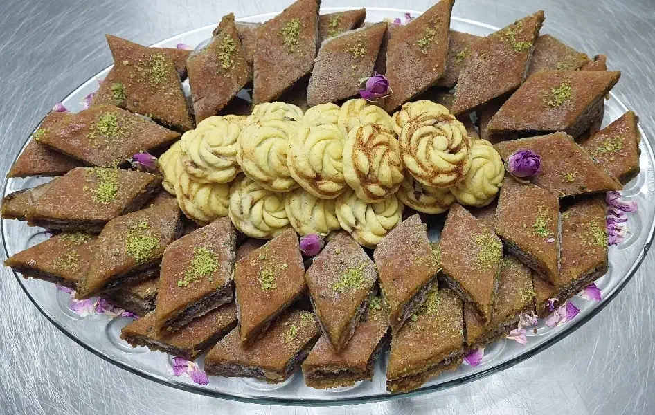 انواع کماچ سهن لوز و انواع کلمپه سنتی و انواع کیک|خدمات پذیرایی، مراسم|کرمان, |دیوار