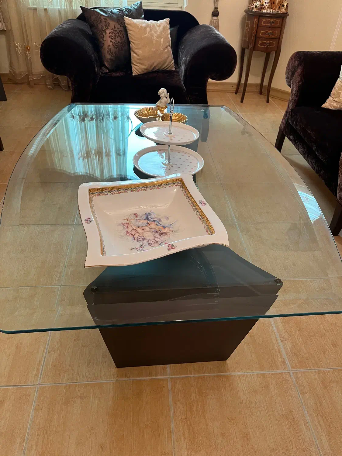 مبلمان ۷ نفره کاملا نو استفاده نشده|مبلمان خانگی و میز عسلی|رشت, گلسار|دیوار
