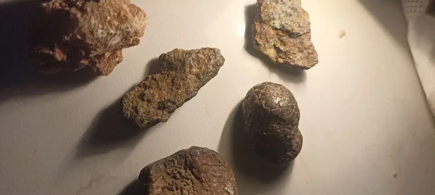 سنگ های قیمتی و شهاب سنگ|کلکسیون اشیاء عتیقه|خلیفان, |دیوار