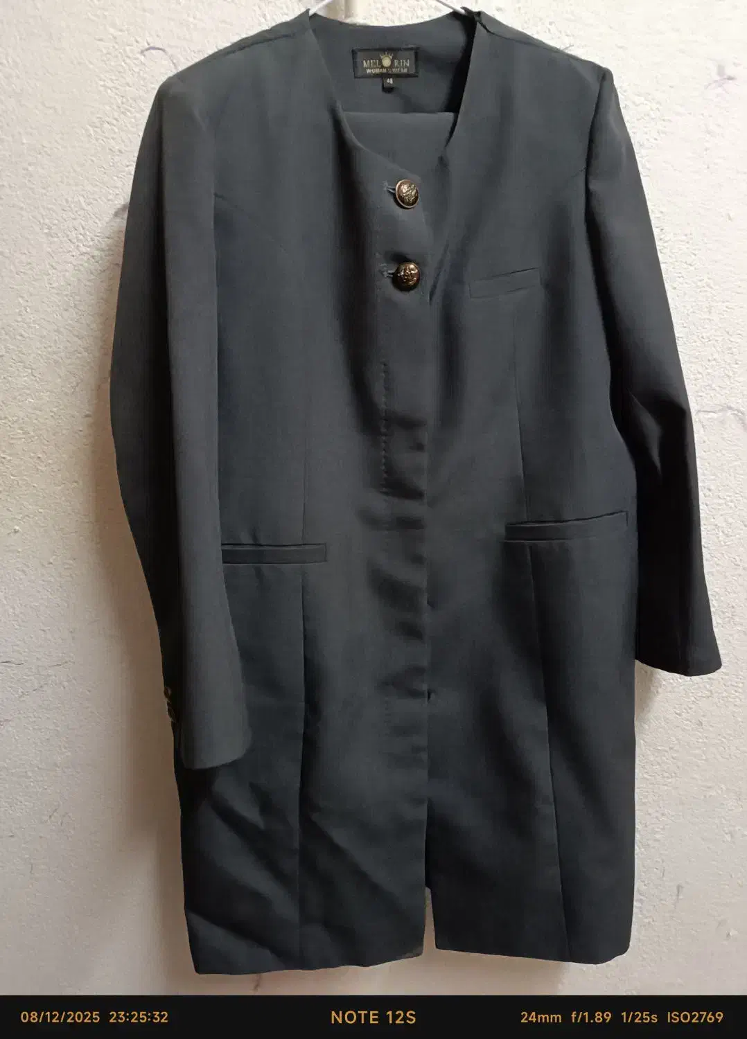 کت و شلوار زنانه|لباس|رشت, پیرکلاچای|دیوار