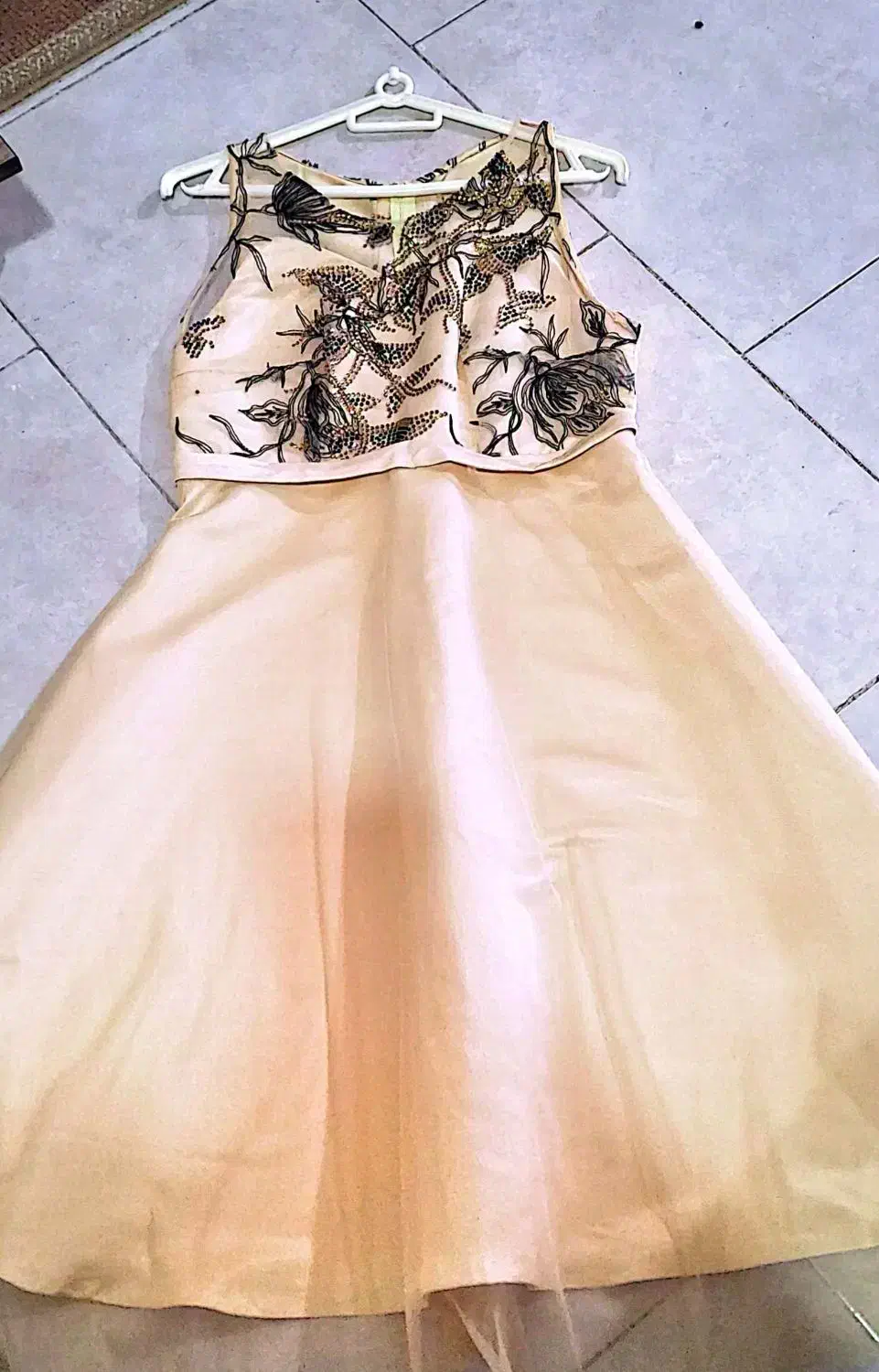 لباس مجلسی|لباس|خان ببین, |دیوار