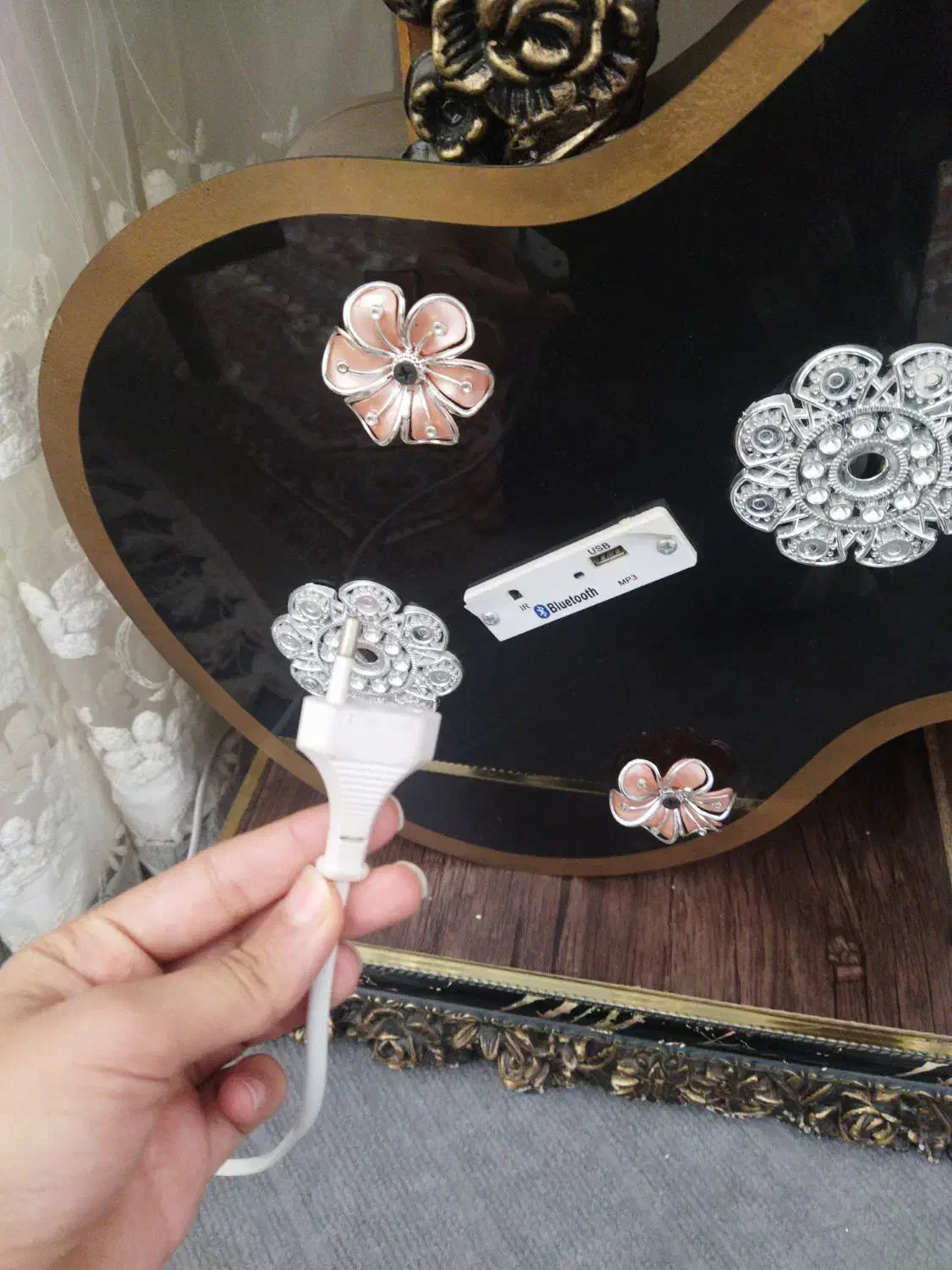 آینه و شمعدان|آینه|تاکستان, |دیوار