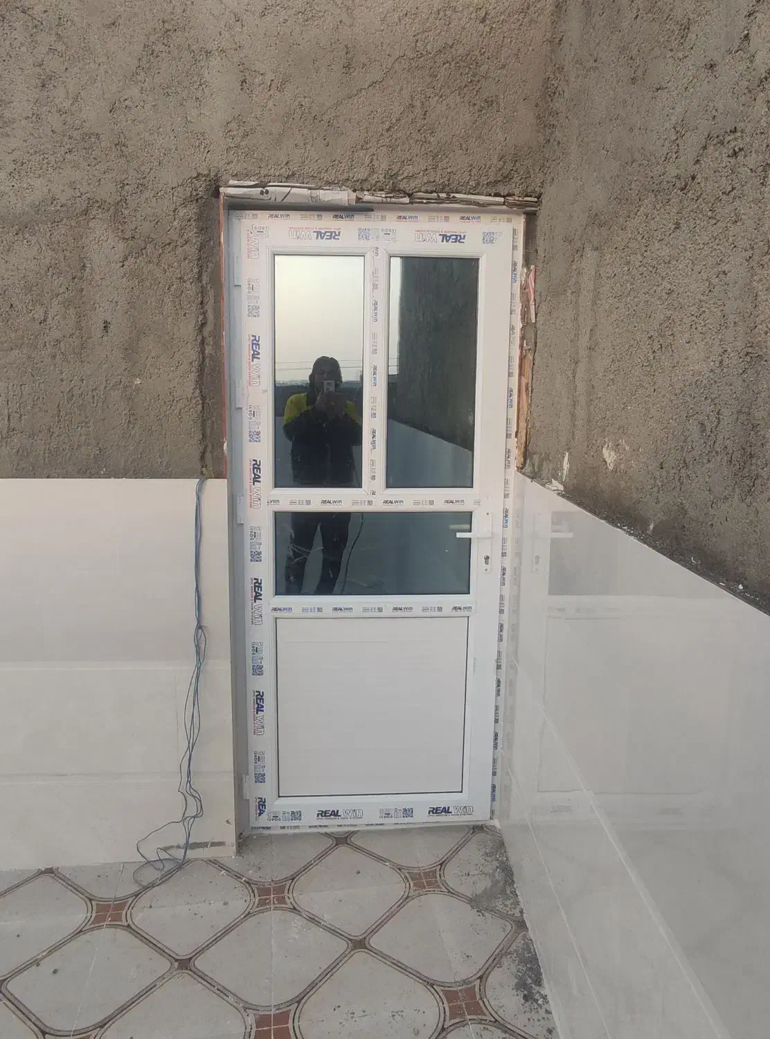 نصاب درب وپنجره دوجداره|خدمات پیشه و مهارت|زابل, |دیوار