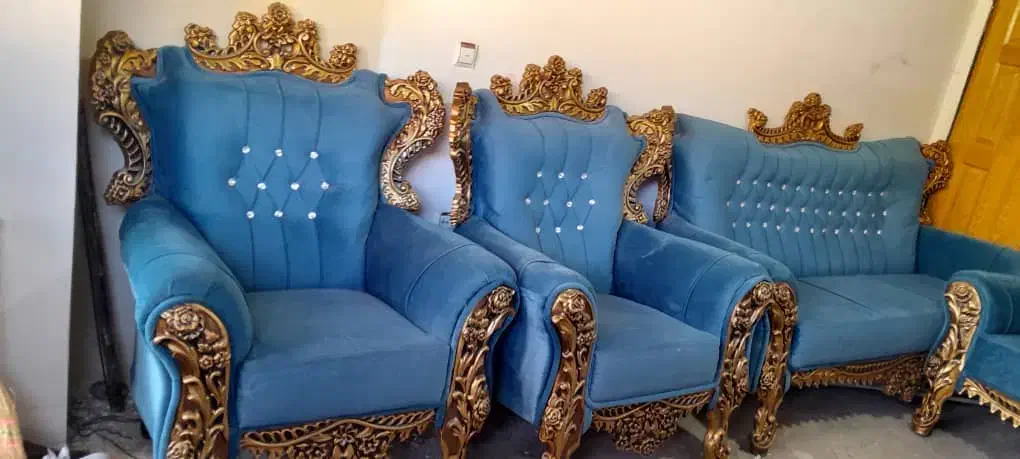 فروش فوری مبل هفت نفره شیک و تمیز در حد نو|مبلمان خانگی و میز عسلی|نوشهر, |دیوار