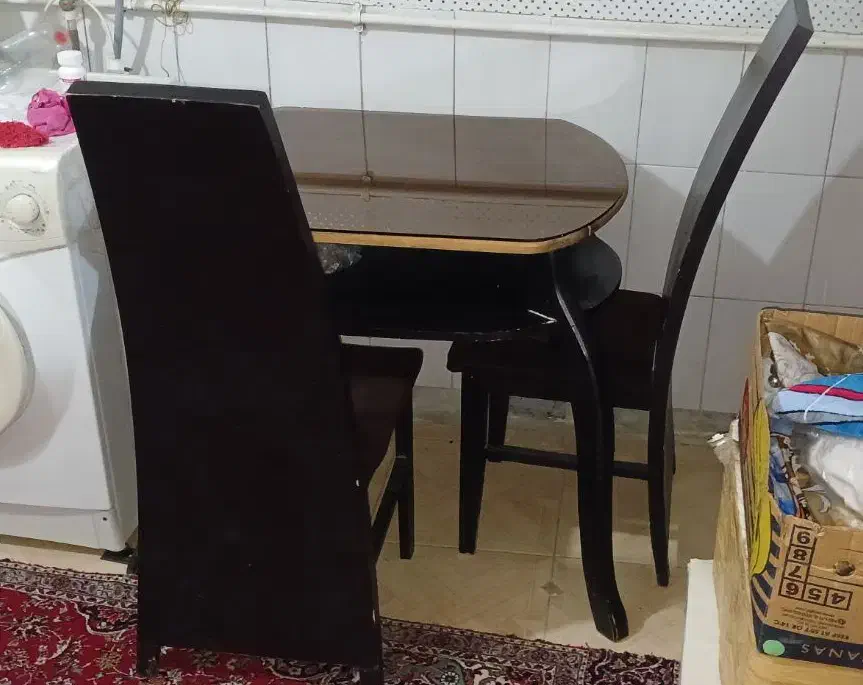 میز ناهار خوری چهار نفره با دو صندلی|میز و صندلی غذاخوری|هشتگرد, هشتگرد قدیم|دیوار