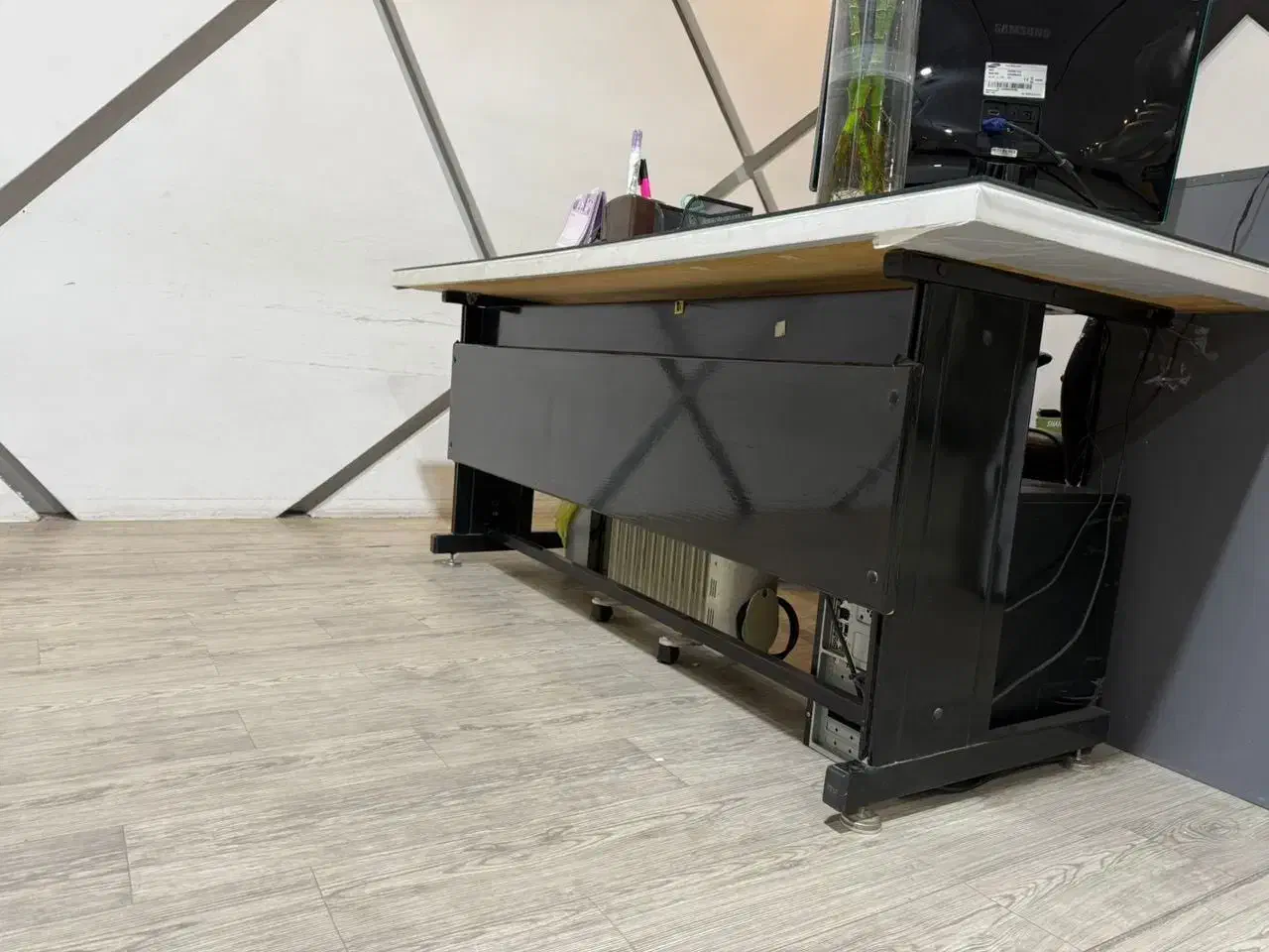 وسایل باشگاه|تجهیزات ورزشی|اندیشه, اندیشه فاز ۴|دیوار