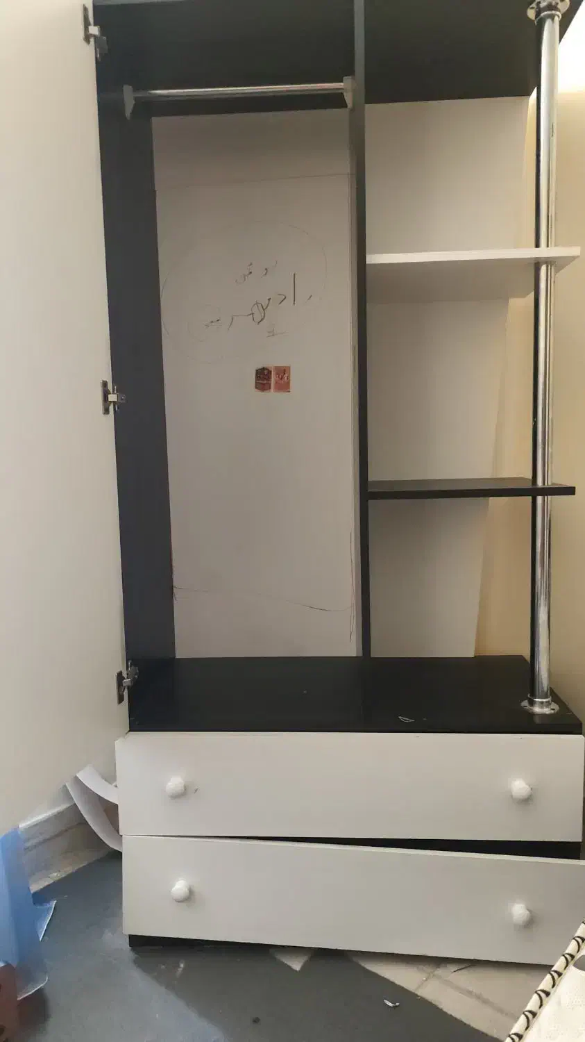 تخت وکمد نوجوان سالم|تخت و سرویس خواب|شیراز, درکی|دیوار