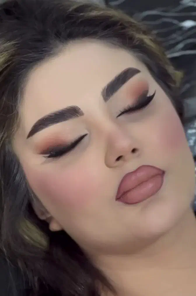 میکاپ همراه  شینیون فقط و فقط ۱ملیون|خدمات آرایشگری و زیبایی|پارس‌آباد, |دیوار