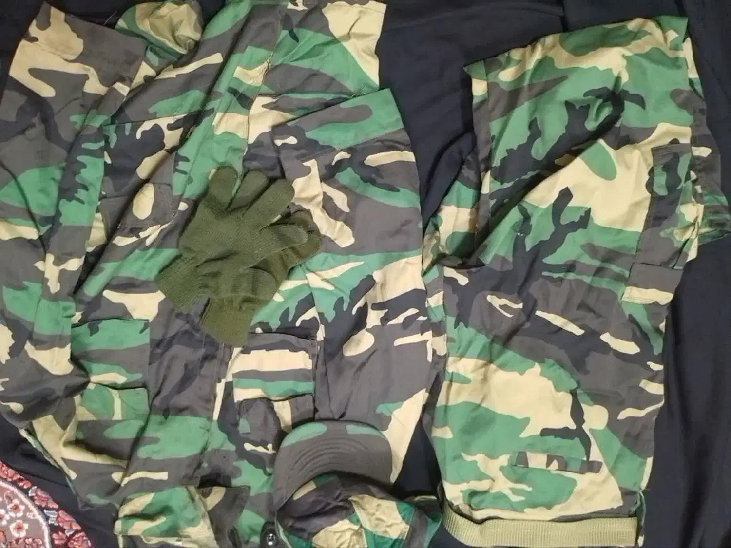 لباس ارتشی|لباس|بروجرد, |دیوار