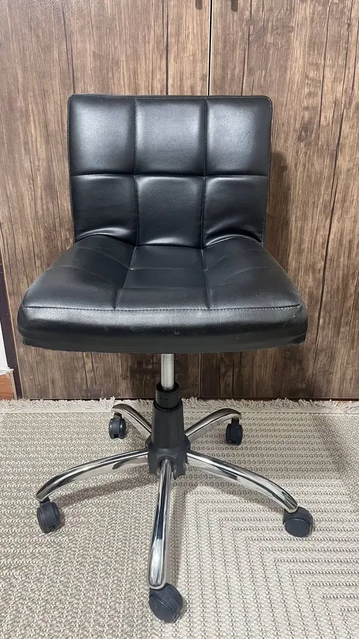 میز آرایش کشو دار،صندلی چرخ دار|آرایشگاه و سالنهای زیبایی|لاهیجان, طالقانی|دیوار