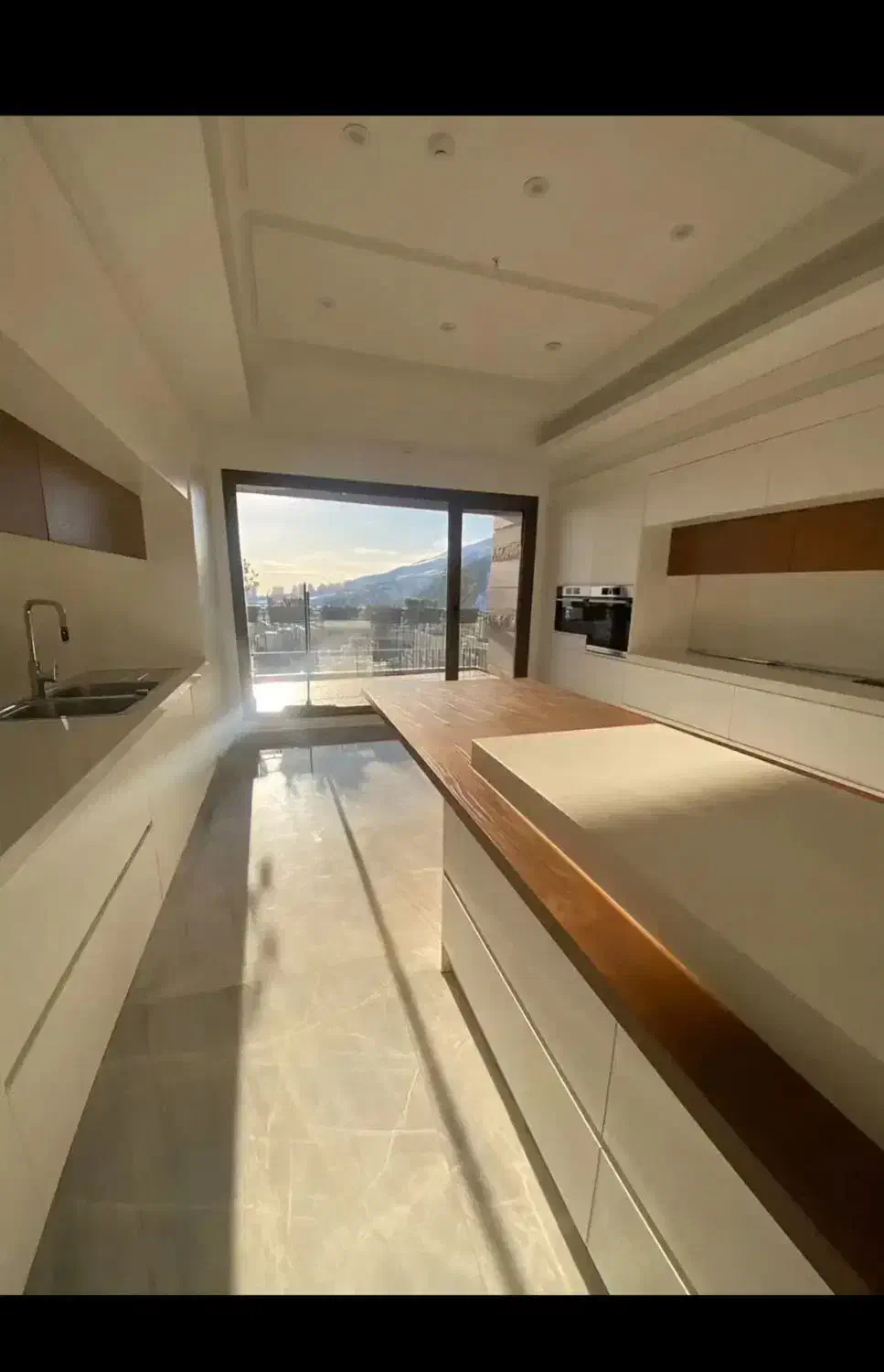 ۲۵۰متر ۳خواب سازه ای فاخر در قلب منطقه۲ همیلا